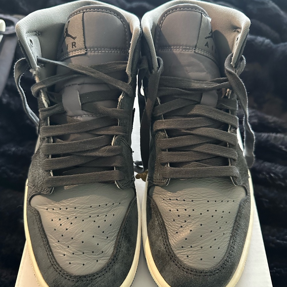 Women’s Jordan 1 Mid High-Top Sneakers